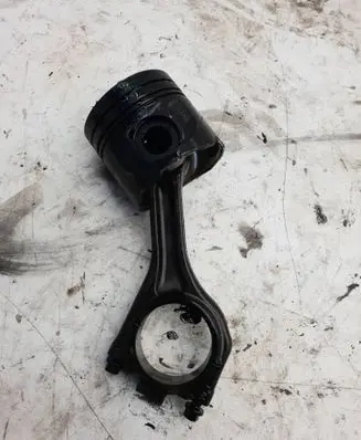 Jaguar XF X250 Piston with connecting rod 083155