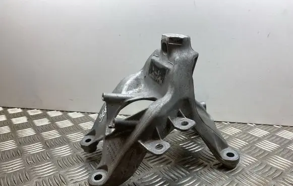 Audi A6 S6 C8 4K Engine mounting bracket 4M0199308BL
