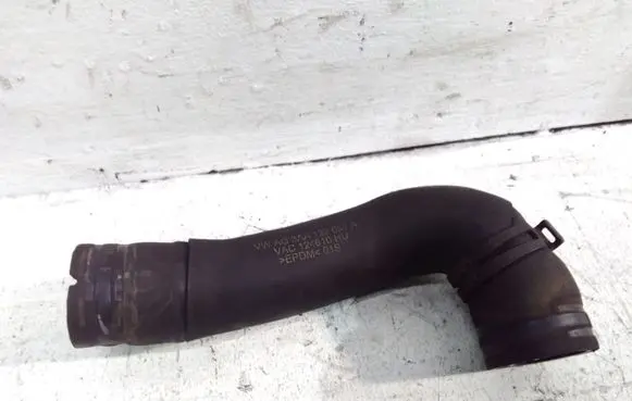 Volkswagen PASSAT B7 Engine coolant pipe/hose 3AA122051A