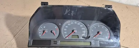 Volvo S70 V70 V70 XC Speedometer (instrument cluster) 9148926 69794660T0 9168138