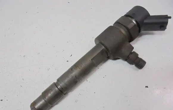 Alfa Romeo 147 Fuel injector 0445110119