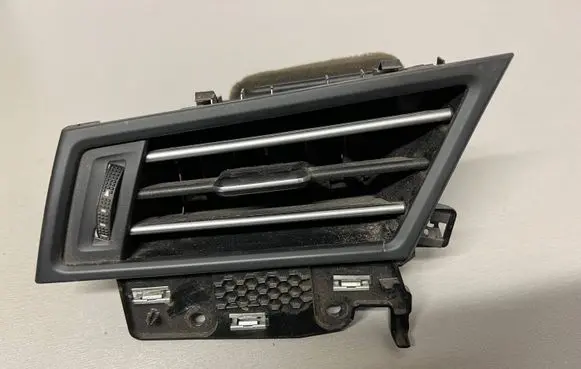 Volkswagen PASSAT B8 Dash center air vent grill 3G1819701E 3G1819701