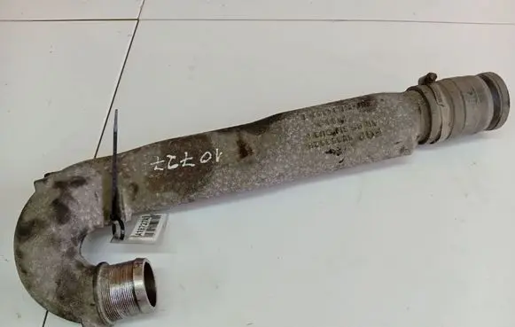 Opel Zafira B Intercooler hose/pipe 55353825