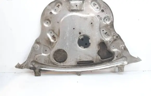 BMW 5 F10 F11 Engine splash shield/under tray 6777727