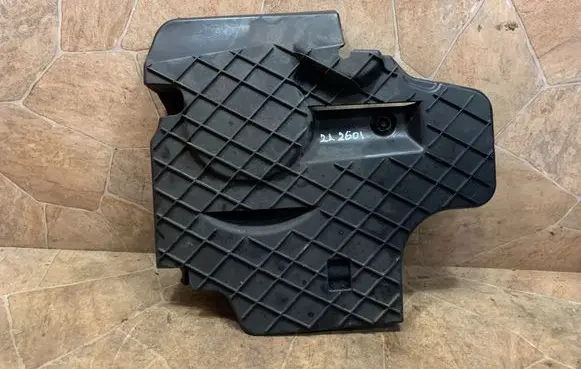 Mercedes-Benz C W204 Timing belt guard (cover) A6510100175