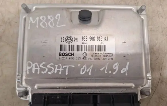 Volkswagen PASSAT B5 Engine control unit/module 038906019AJ 28SA4602 0281010303