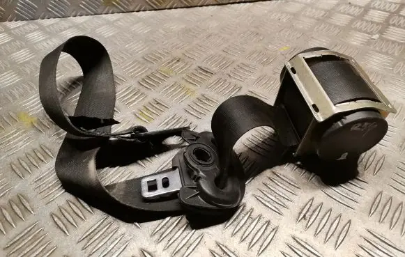 Mini One - Cooper R50 - 53 Front seatbelt 7118129