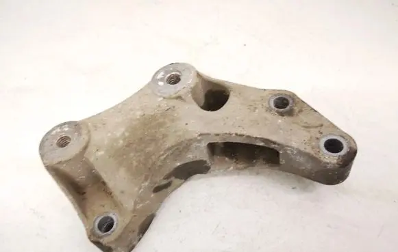 Opel Corsa D Engine mounting bracket