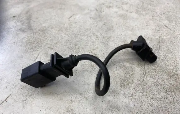 BMW 3 E46 Crankshaft position sensor 0281002