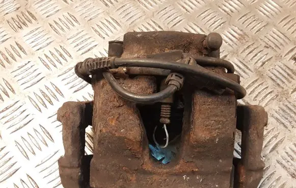 Mercedes-Benz E W210 Front brake caliper