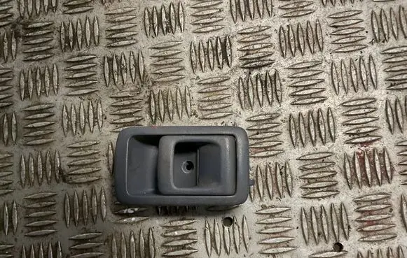 Toyota Land Cruiser (HDJ90) Front door interior handle 
