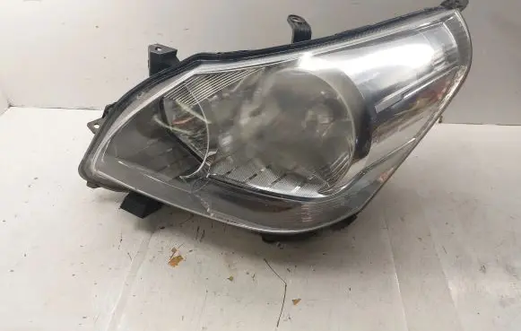 Toyota Verso Headlight/headlamp 810700F100 9007560077