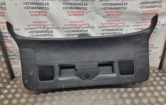 Volkswagen PASSAT B6 Tailgate/boot lid cover trim 3C9867605F