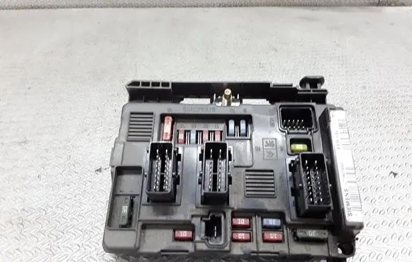 Citroen Berlingo Fuse module 965061858000