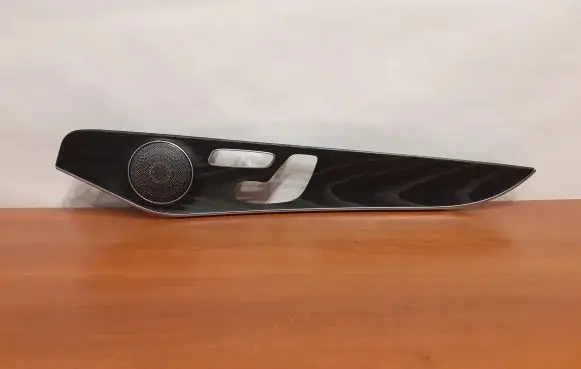 Mercedes-Benz C W205 Front door glass trim molding W20528809983 A2057202880