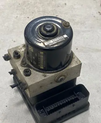 Volkswagen Golf IV ABS Pump 1C0907379M 10096003353 ZUU2D01025
