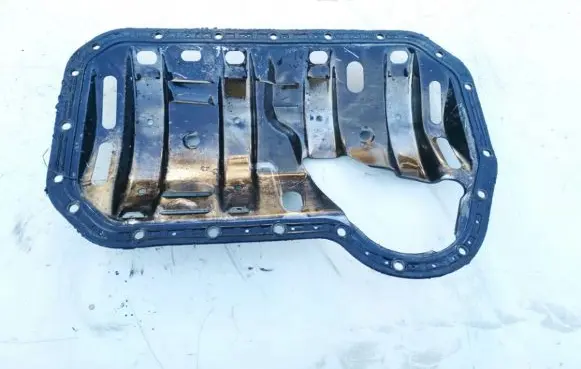 Volkswagen Golf III Oil sump 037115220