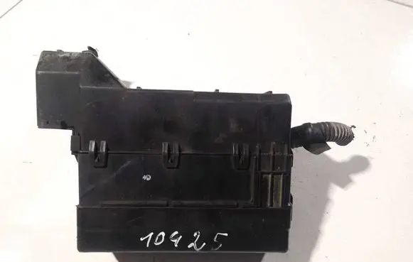 Nissan Almera Tino Fuse box set 24382au010 7154-3266