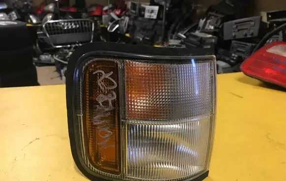 Opel Monterey Front indicator light
