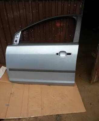 Ford Focus Front door