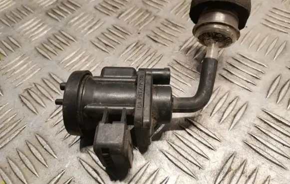 Mercedes-Benz E W210 Turbo solenoid valve 0005450427