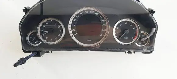 Mercedes-Benz E W212 Speedometer (instrument cluster) A21290009100 A2129000910