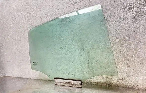 Opel Astra G Rear door window glass 43R007023 DOT36AS2M129