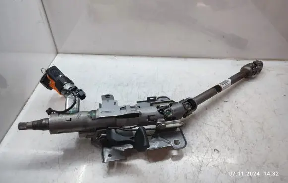 Peugeot 5008 Steering wheel axle