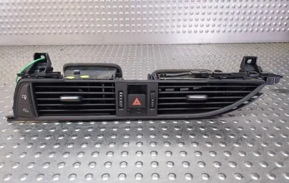 Audi A6 S6 C7 4G Dash center air vent grill S26372316 4G1820951
