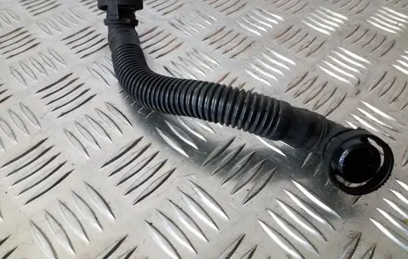 Volkswagen Touran II Breather hose/pipe 03L103493G