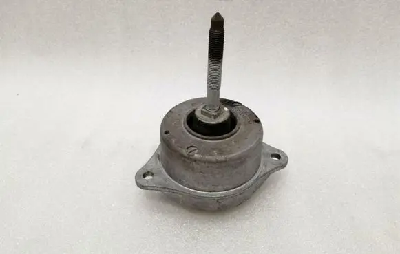 Porsche 911 997 Engine mount bracket 99737504908