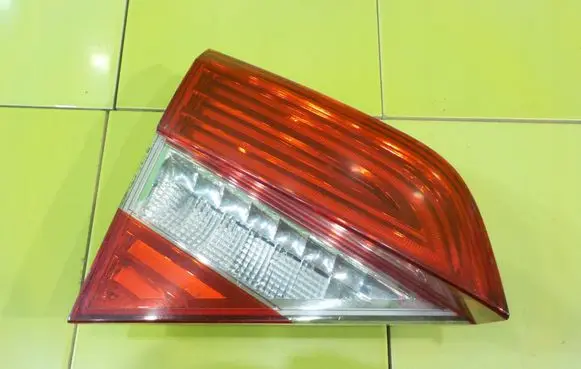 Skoda Superb B6 (3T) Rear/tail lights 3T5945093B XP276