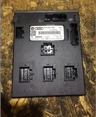 Audi A8 S8 D4 4H Comfort/convenience module 4H0907063