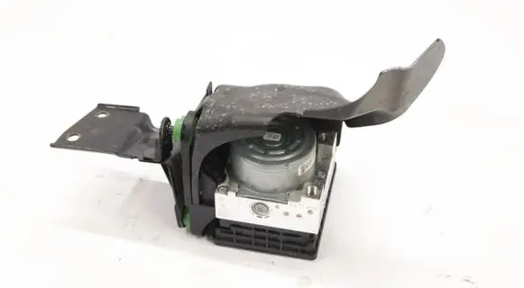 Volkswagen Caddy Master brake cylinder 5WA614517BJ