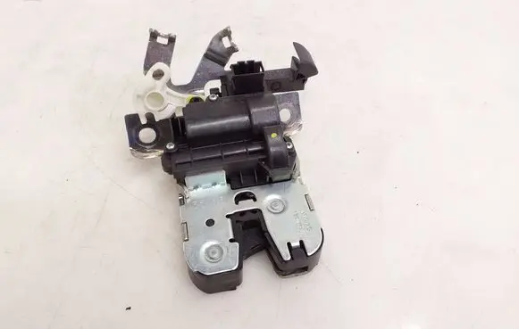 Loading door lock