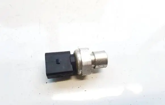 Volkswagen Polo VI Air conditioning (A/C) pressure sensor 5Q0959126A J042A4TY
