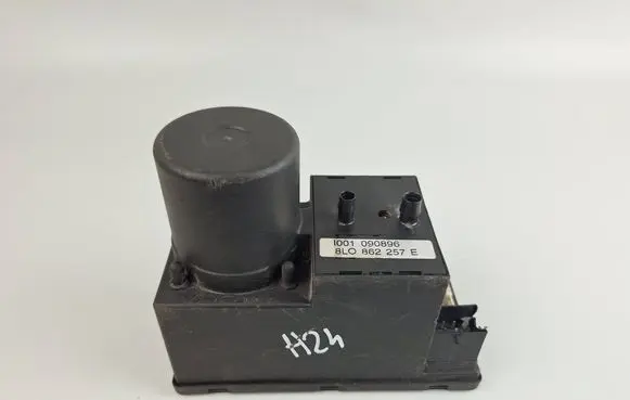 Audi A4 S4 B5 8D Central locking motor 8L0862257E