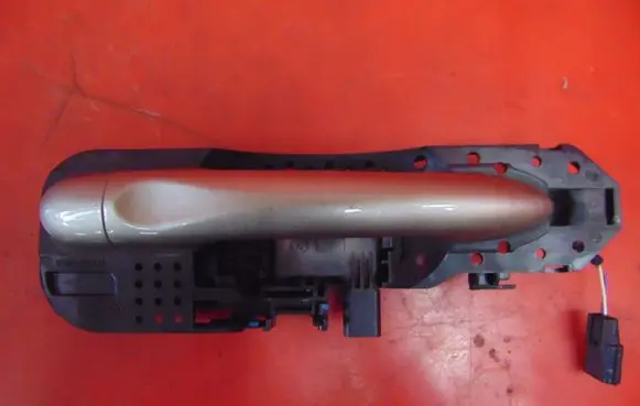 Renault Latitude (L70) Front door exterior handle 806060078R