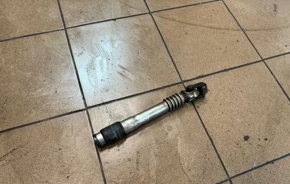 BMW 5 E60 E61 Steering column universal joint