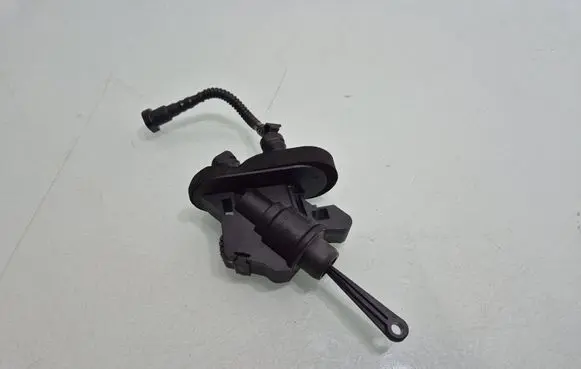 Ford Fiesta Clutch master cylinder 2S617A543AC