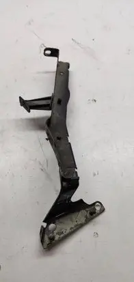 Audi A4 S4 B8 8K Fender mounting bracket 8k0821135C