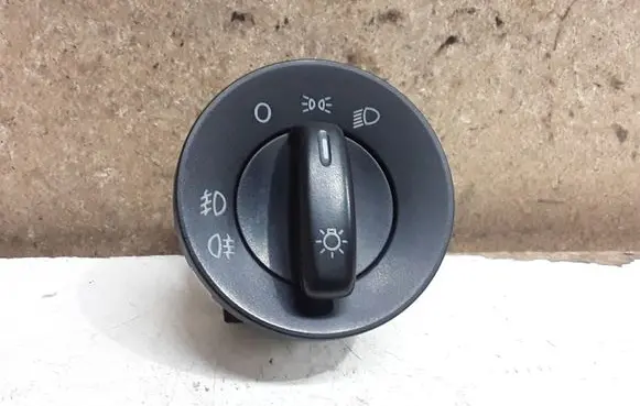 Skoda Octavia Mk2 (1Z) Light switch 1Z0941431C
