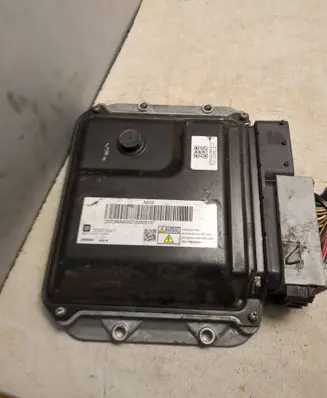 Opel Astra H Engine control unit/module 55577647 Mb2758008884