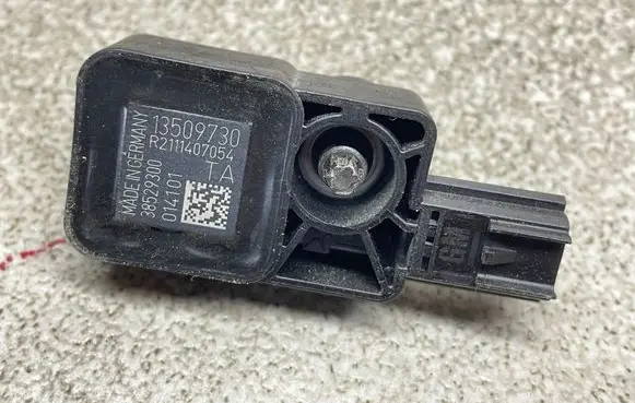 Opel Insignia B Airbag deployment crash/impact sensor 13509730
