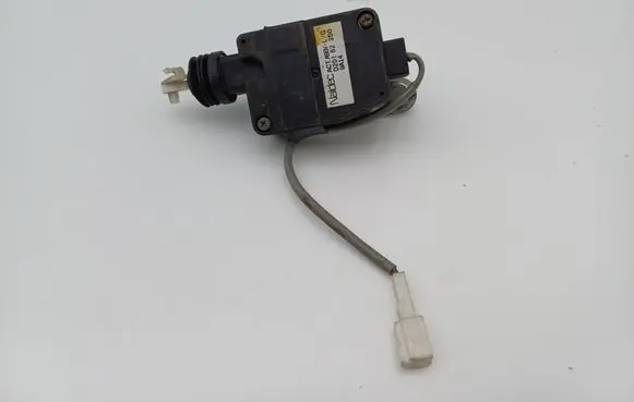 Mazda Demio Central locking motor D20162350