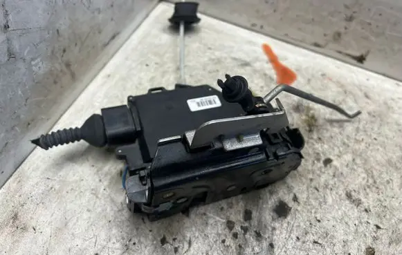 Audi A4 S4 B6 8E 8H Front door lock 4B1837015G