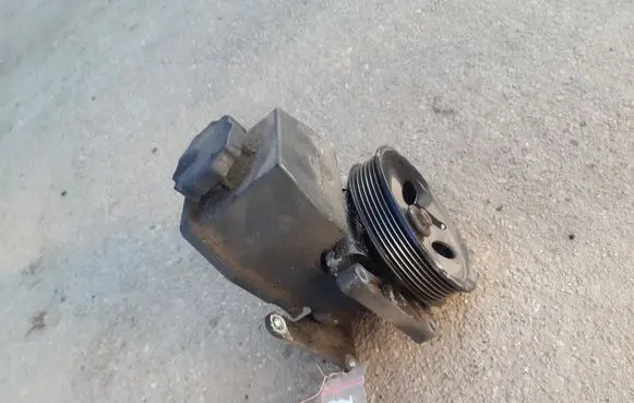 Mercedes-Benz C W202 Power steering pump