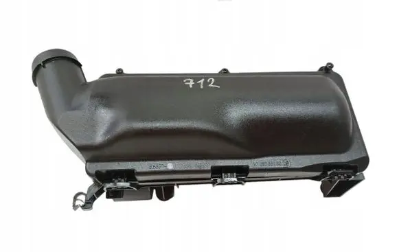 Peugeot 5008 Air filter box V758368180