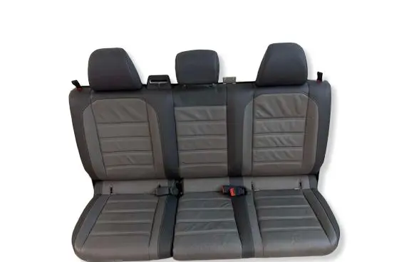 Volkswagen Amarok Rear seat 