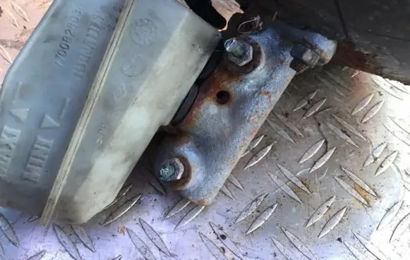 Renault Megane I Master brake cylinder